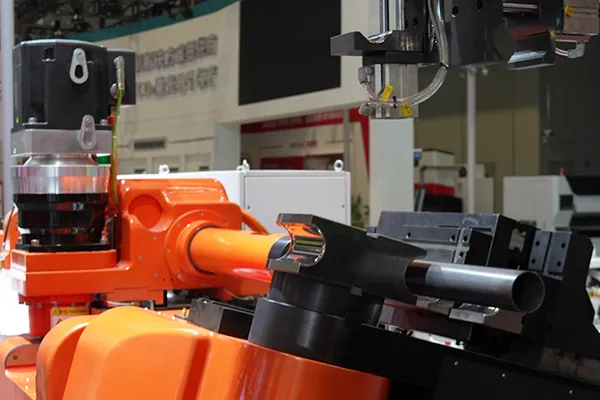 Трубогибочный станок с ЧПУ